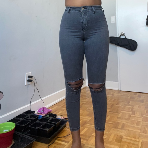 Topshop| High Waisted| Ankle Cut| Fitted Jeans - Picture 4 of 7